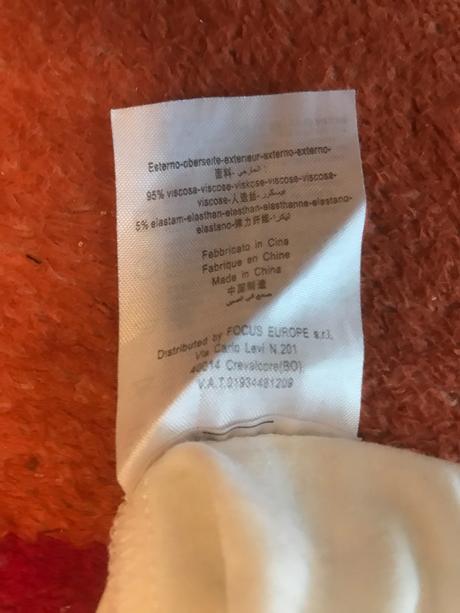 Tričko s kamienkami zn.  guess, guess,s