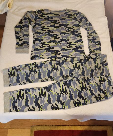 2 veľmi pohodlné pyžamá, f&f,164