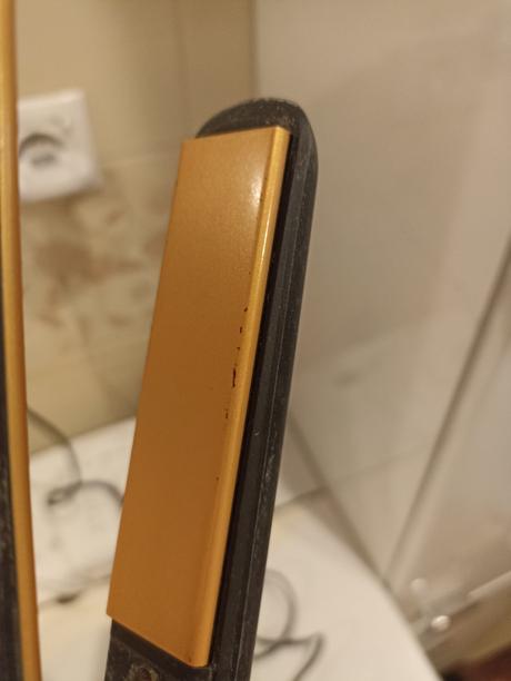 Žehlička na vlasy,