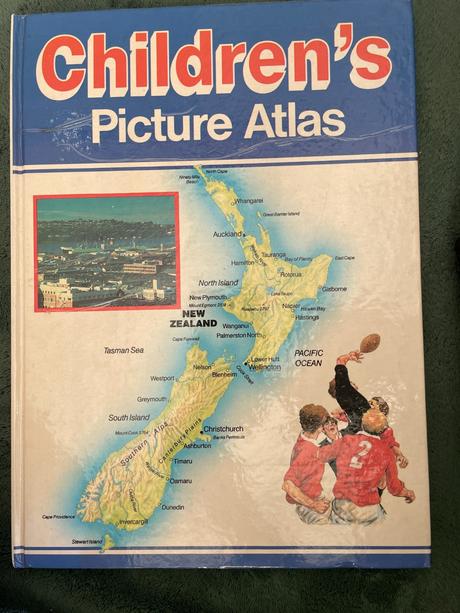 Childrens picture atlas,