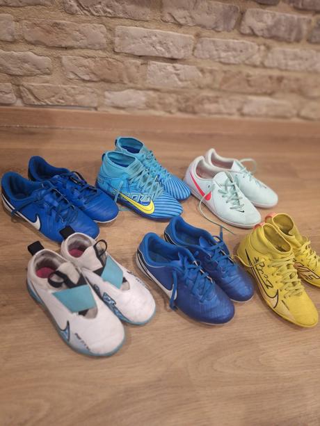 Kopačky a halovky, nike,33