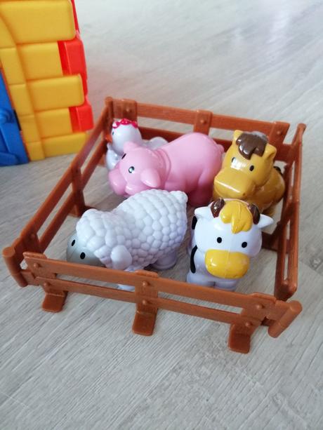 Traktor farmár a zvieratká, 