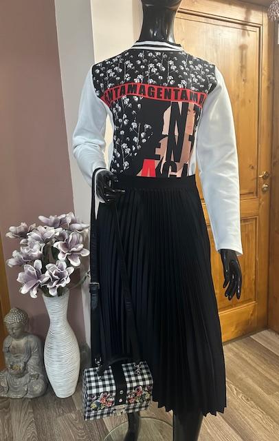 Top so vzorom na prednej strane zn. magenta, l / m