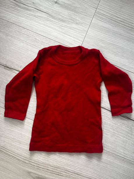 Červený dlhorukavovy top, 92