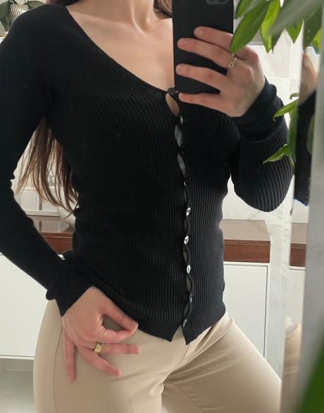 Predám elegantný čierny sveter s prímesou vlny / w, s