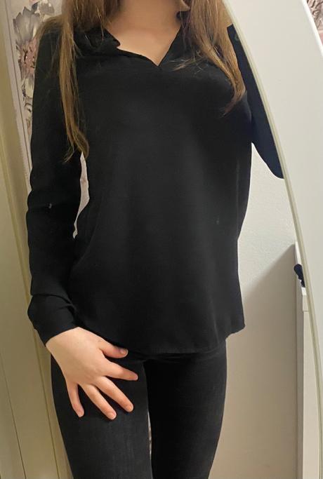 Elegantná čierna blúzka, 34