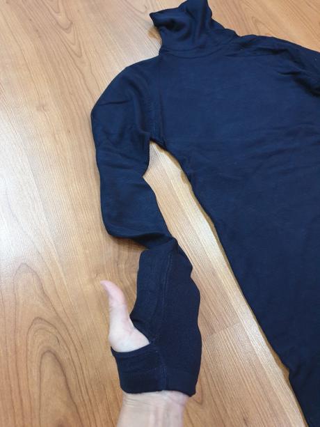 Predlzeny rolacikovy pulover s/m top stav, s