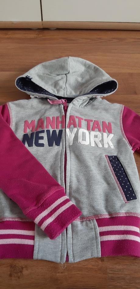 Mikina, authority,104