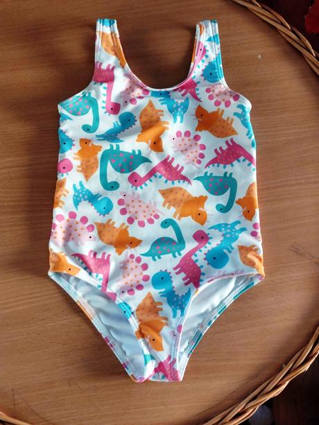 Jednodielne plavky, 92