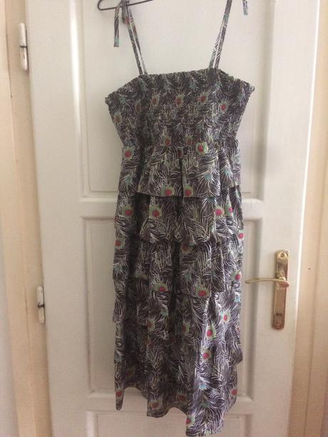 Krásne volanove saty, m