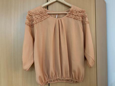 Broskyňová blúzka, s