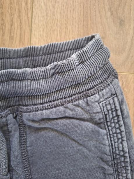 Nohavice, reserved,122