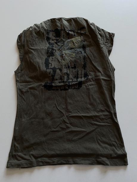 Tričko s aplikáciou na chrbte, s