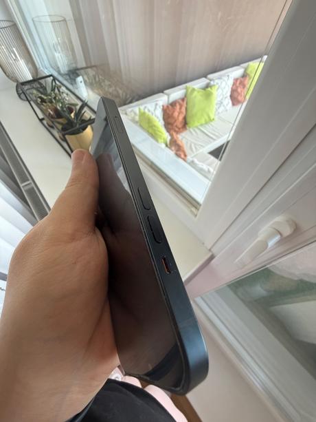 Predám iphone 13 midnight 256gb verzia, apple