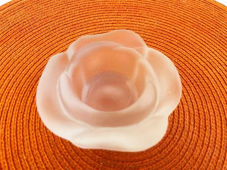 Svietnik z ľadového skla, 