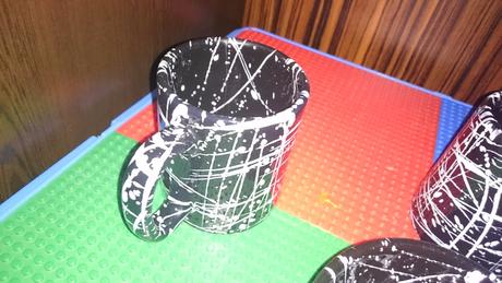 Šálky a cukornička ,