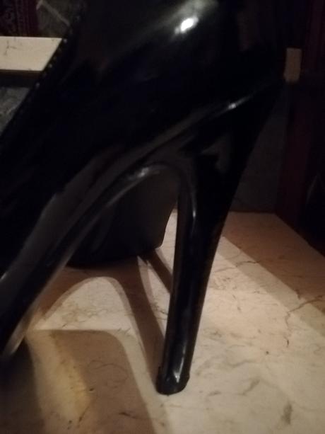 Lakovane lodicky, 36