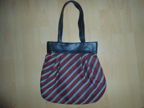 Mala sikovna kabelka, 