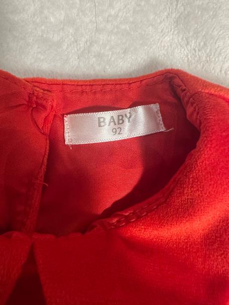 Červené šaty, pepco,92