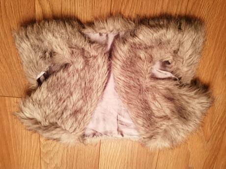 Dievčenské bolerko, 122