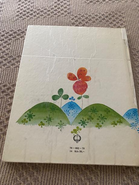 Krásna stará retro kniha kohútik hrebenárik 1978,,