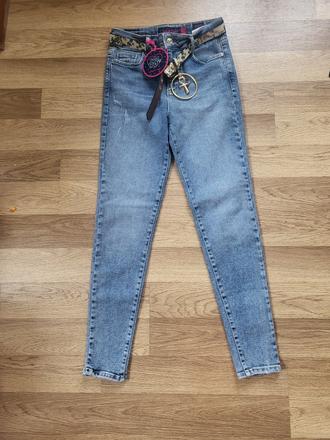 Nove rifle s opaskom a visackou 30, 30 / m