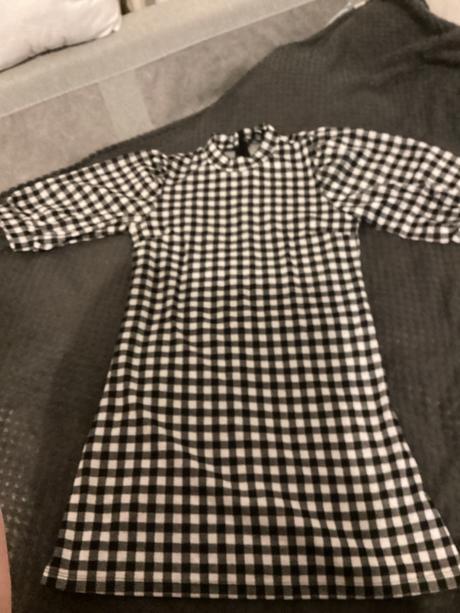 Milé kockované šaty s nazberkanými rukávmi, sinsay,s