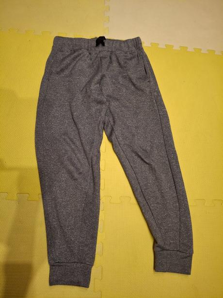 Športové teplakove nohavice, 152