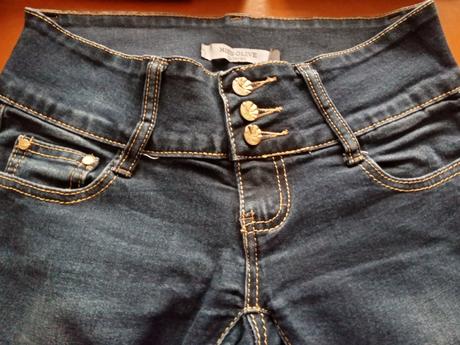 Nohavice rifle so širokým pásom a s 3 gombíkmi, 26