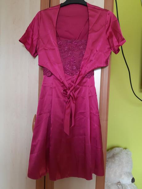 Spoločenské šaty, 38