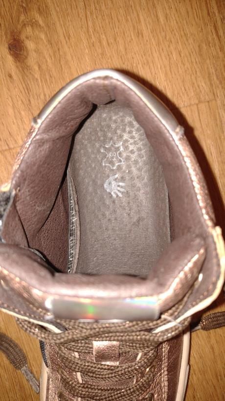 Ligotavé jesenné topánky, 31