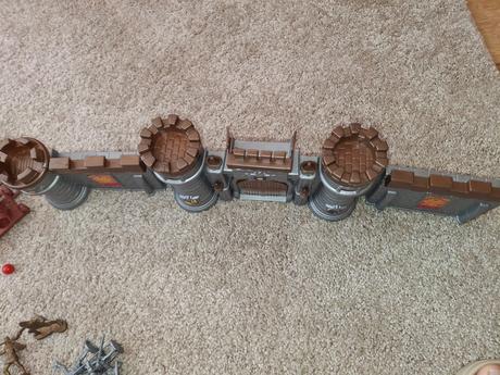 Rytiersky hrad aj s rytiermi, 