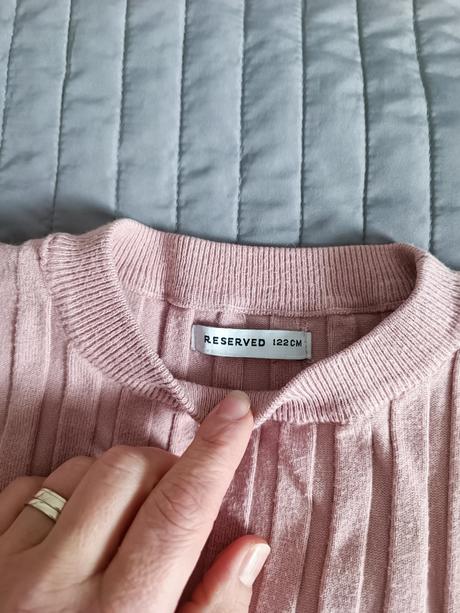 Krasne svetriky, reserved,116