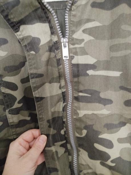 Maskáčová bunda, 158