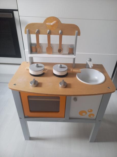 Detská drevená kuchynka, 