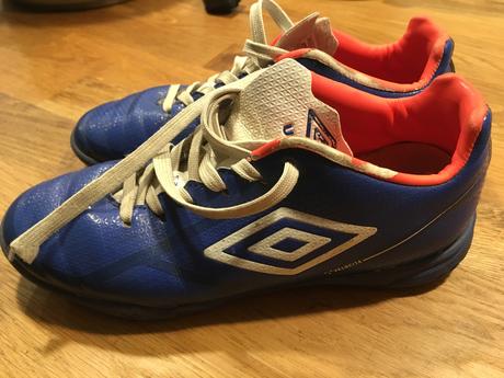 Kopacky umbro, 33