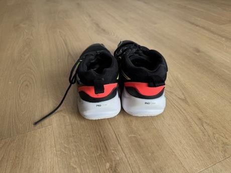 Športová obuv s bielou podrážkou, puma,40