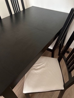 Rozkladací jedálenský stôl ikea + 4 stoličky, 