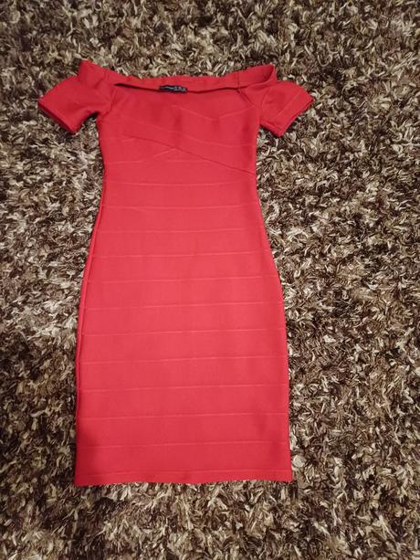 Sýto červené šaty., atmosphere,xs