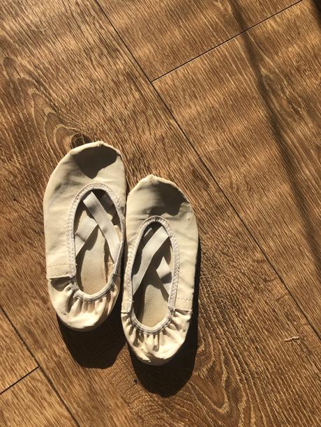 Tanečné topanky, 27