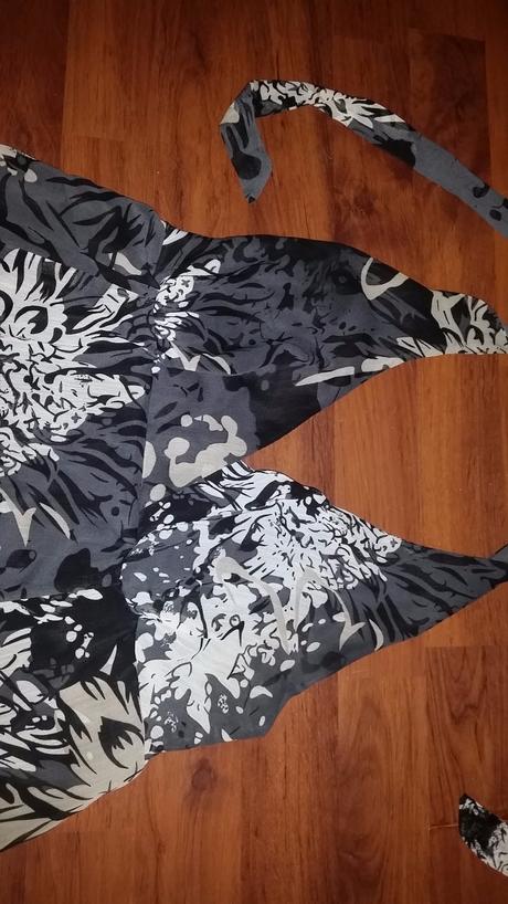 Krásne letné ľahké šaty, nekrčivé, 