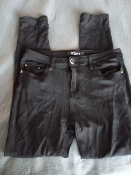 Sťahujúce nohavice, 44