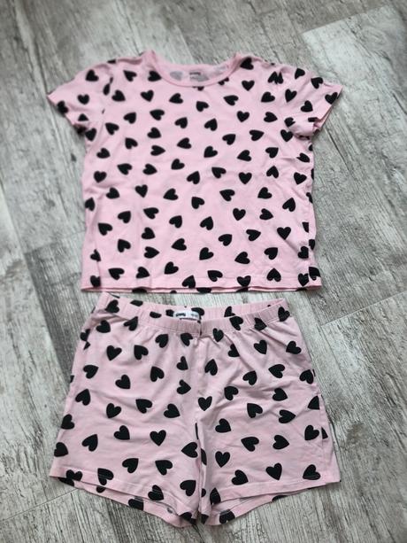 Pyzamo 140, sinsay,140