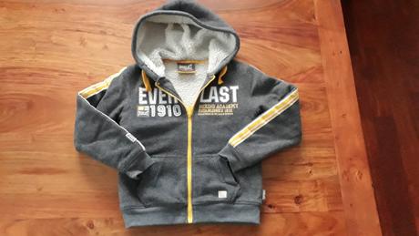 Zachovalá bundička, 122