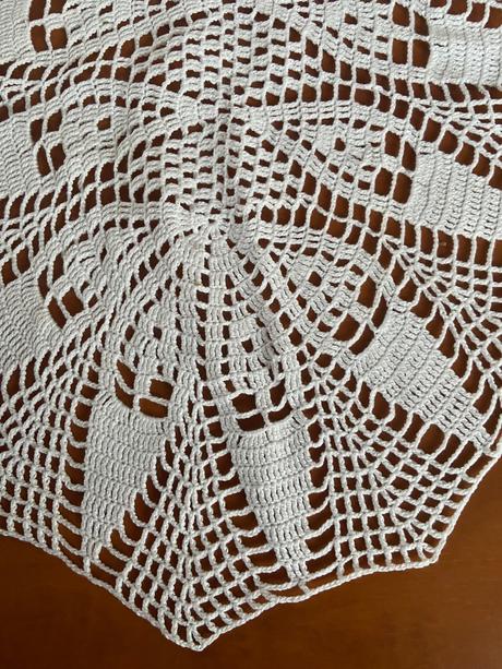 Háčkovaný obrus oválny, 