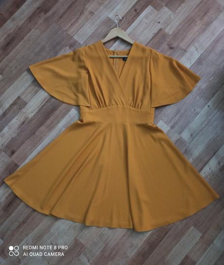 Horčicove šaty, 38