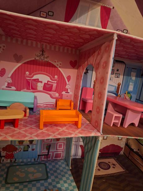 Domček pre bábiky, 