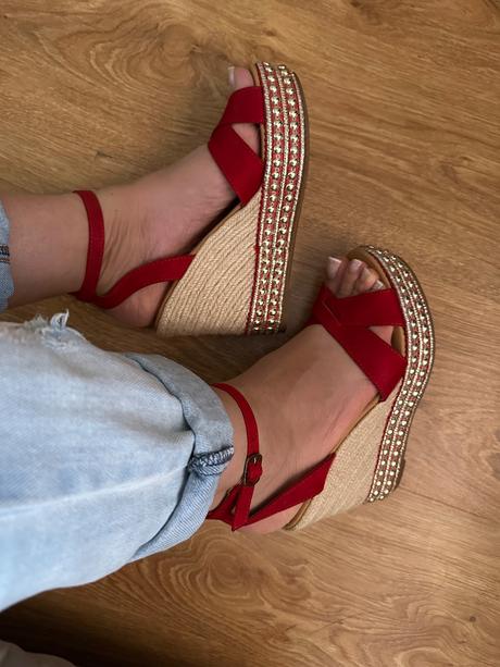 Predám dámske sandále, 38