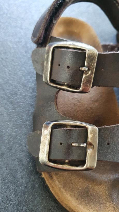 Kožené sandálky, 26