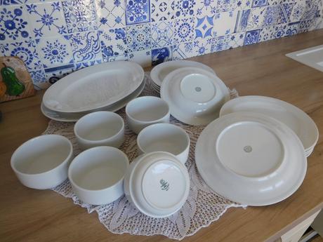 Biele porcelánové značené taniere misky na komp/po,